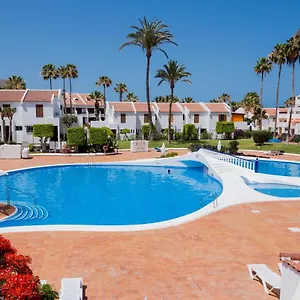 https://504-parque-santiago-ii-first-line-to-the-beach.in-canary-islands.com