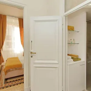  Apartment Elegant In The Heart Of Rome-navona Area