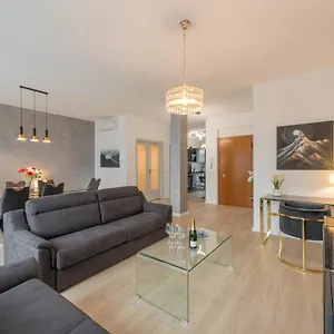https://via-foppa-7-ampio-trilocale.italymilanhotels.net