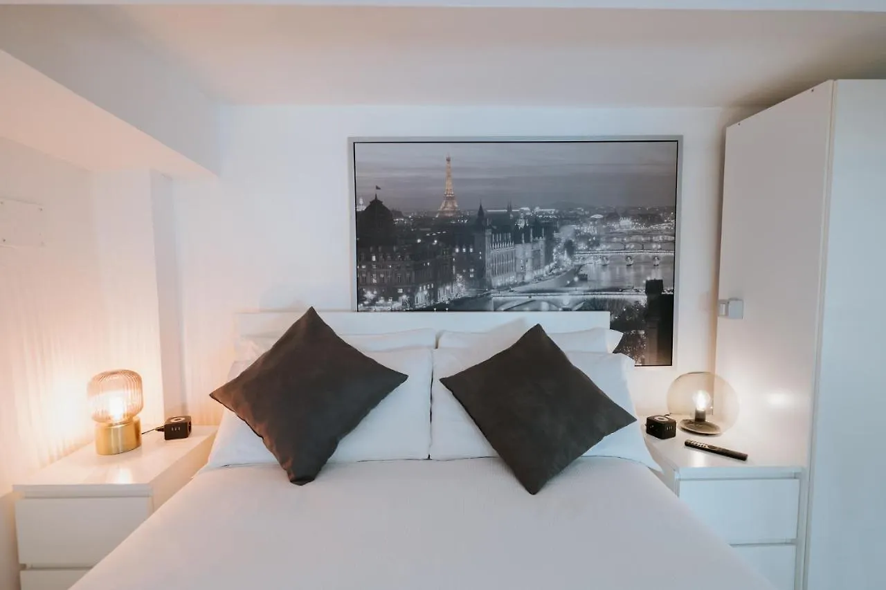 Bruno Domus Trastevere Rome Apartment